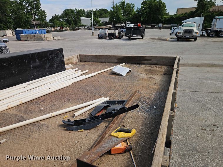 image for item EO7353 2018 Ford F350 Super Duty flatbed pickup truck