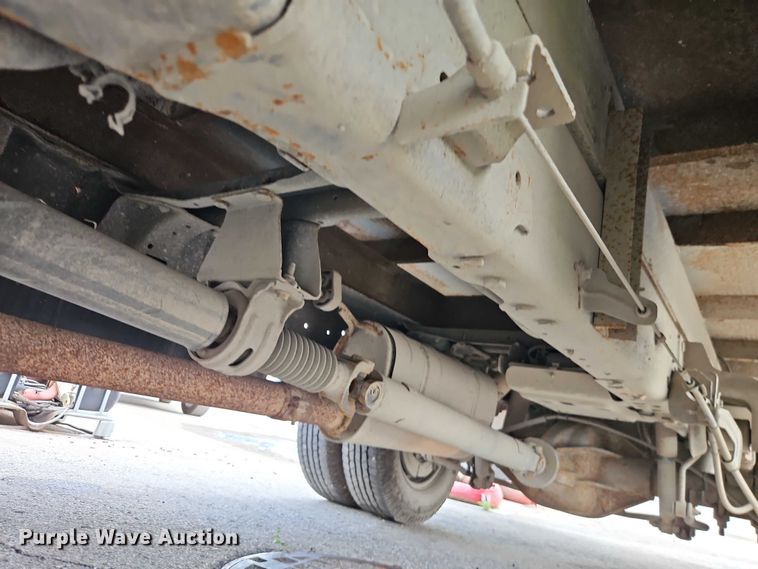 image for item EO7353 2018 Ford F350 Super Duty flatbed pickup truck