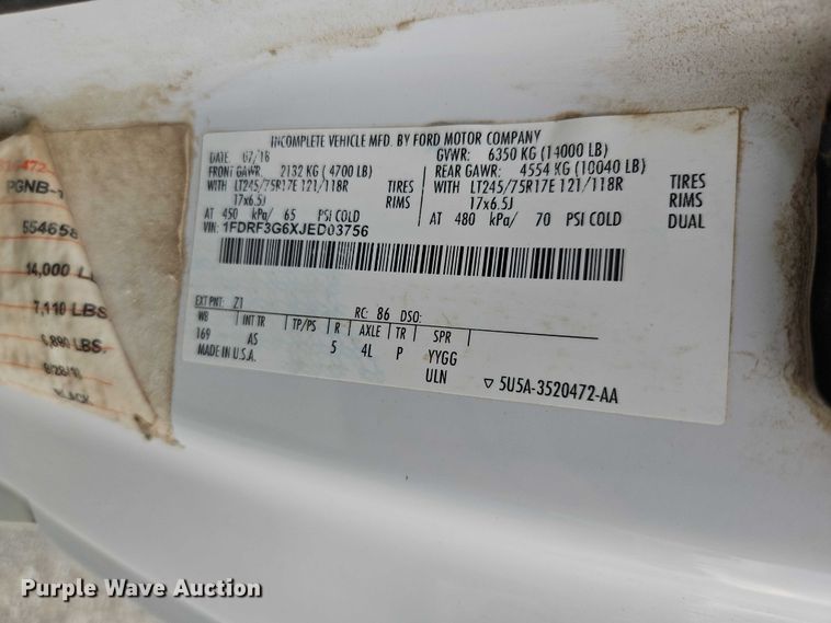 image for item EO7353 2018 Ford F350 Super Duty flatbed pickup truck