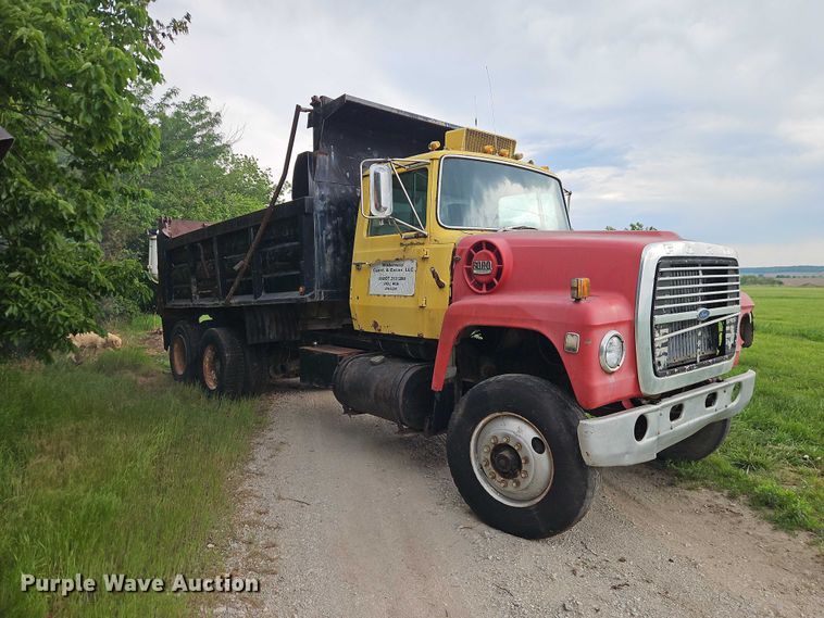 image for item EO7354 1978 Ford 9000 dump truck