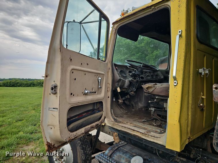 image for item EO7354 1978 Ford 9000 dump truck