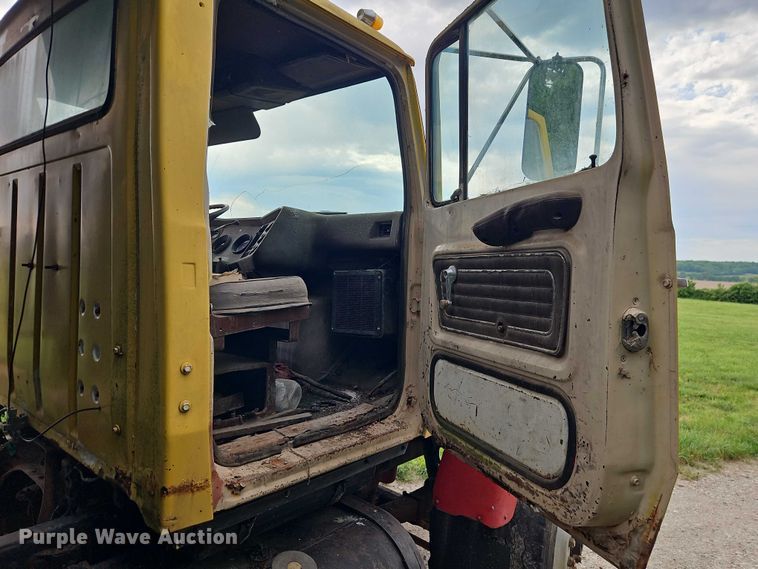 image for item EO7354 1978 Ford 9000 dump truck