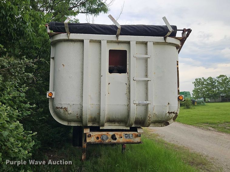 image for item EO7355 1979 Fruehauf ND1-F2-22'71/2DB5-24 end dump trailer