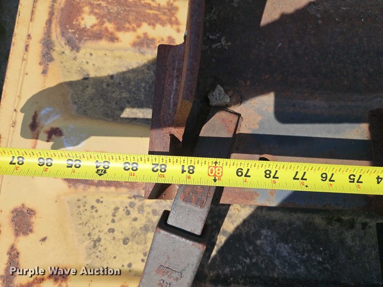 image for item EO7356 Skid steer attachments