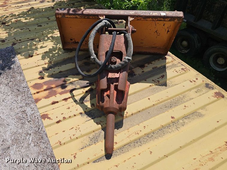image for item EO7356 Skid steer attachments