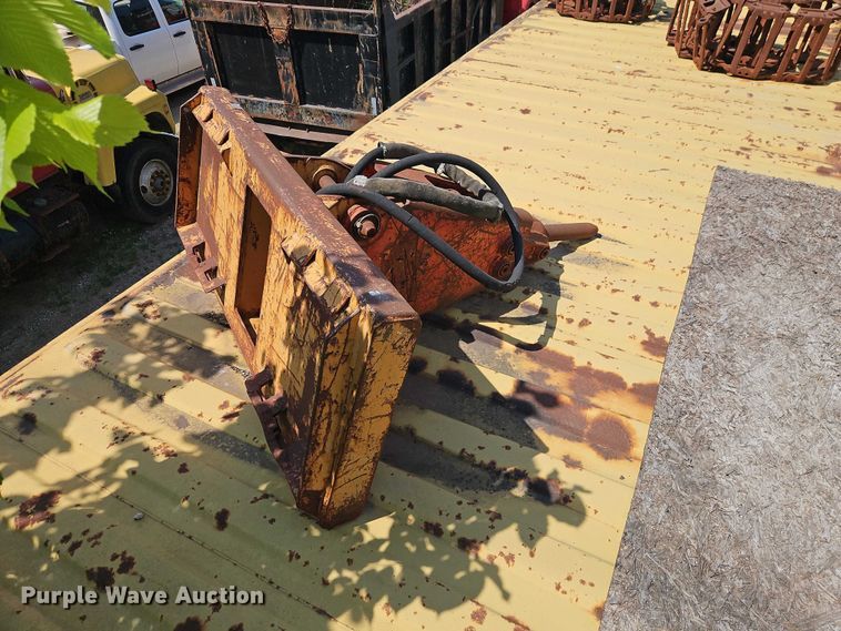 image for item EO7356 Skid steer attachments