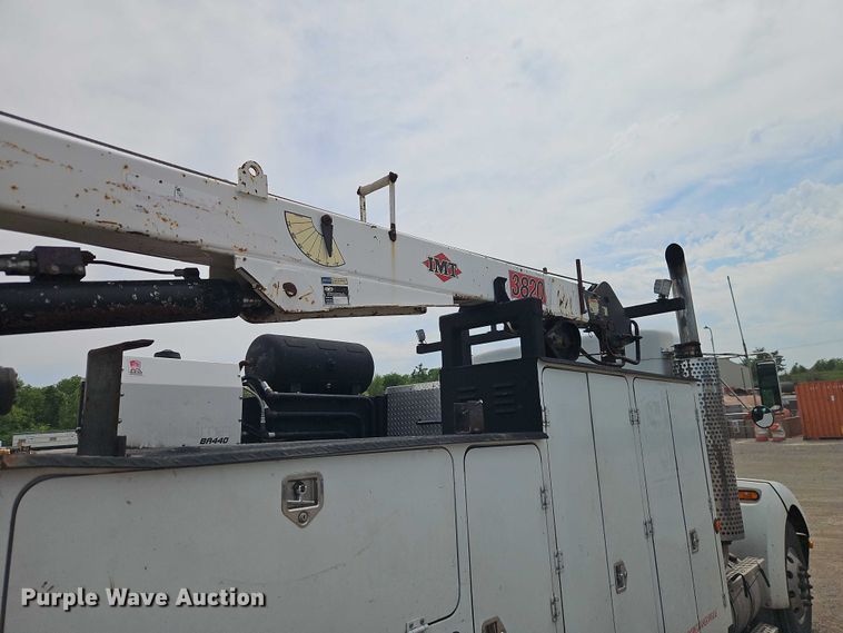 image for item EO7362 2007 Kenworth T300 utility / service truck