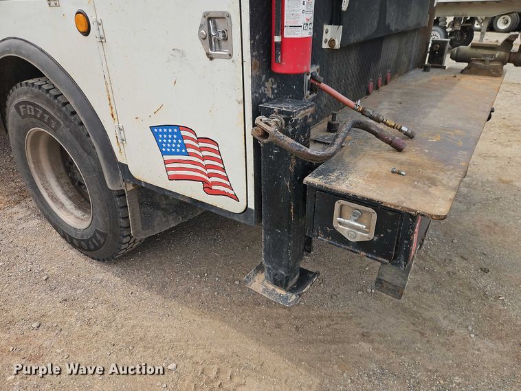 image for item EO7362 2007 Kenworth T300 utility / service truck