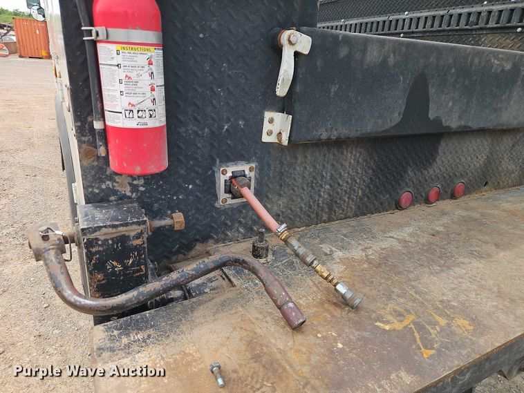 image for item EO7362 2007 Kenworth T300 utility / service truck