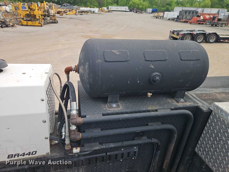 image for item EO7362 2007 Kenworth T300 utility / service truck