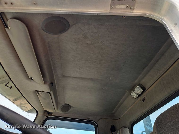image for item EO7362 2007 Kenworth T300 utility / service truck