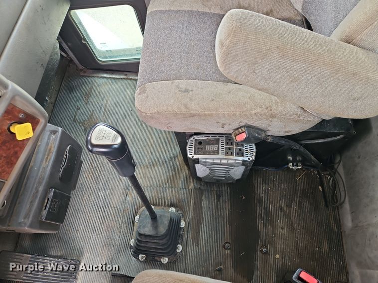 image for item EO7362 2007 Kenworth T300 utility / service truck