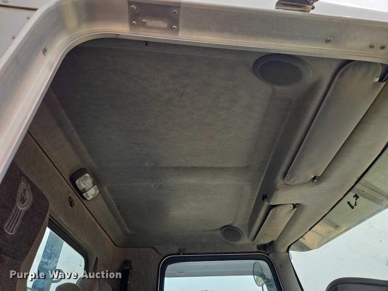 image for item EO7362 2007 Kenworth T300 utility / service truck