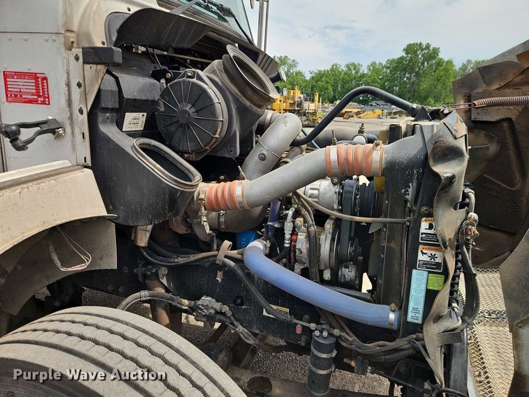 image for item EO7362 2007 Kenworth T300 utility / service truck