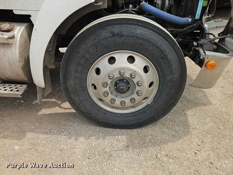 image for item EO7362 2007 Kenworth T300 utility / service truck
