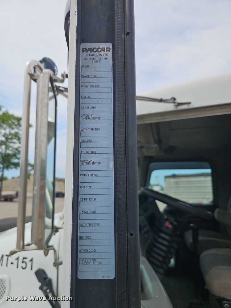image for item EO7362 2007 Kenworth T300 utility / service truck