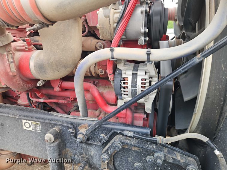 image for item EO7363 2013 Peterbilt 388 semi truck