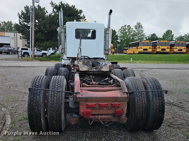 image for item EO7365 1998 Kenworth T800 semi truck