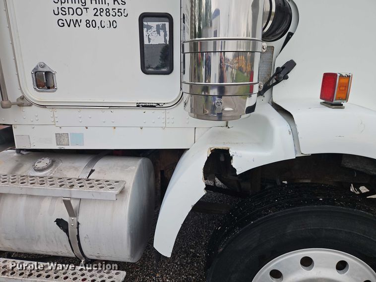 image for item EO7365 1998 Kenworth T800 semi truck