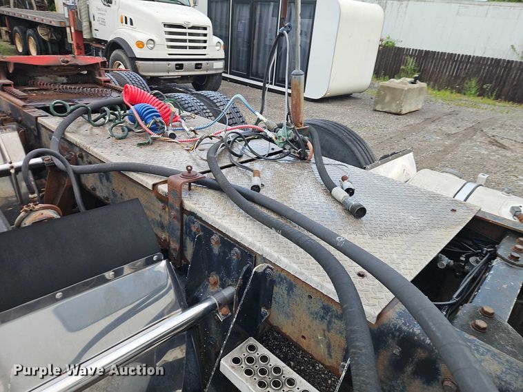image for item EO7365 1998 Kenworth T800 semi truck