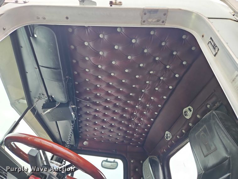 image for item EO7365 1998 Kenworth T800 semi truck