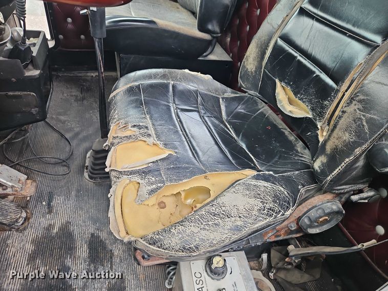 image for item EO7365 1998 Kenworth T800 semi truck