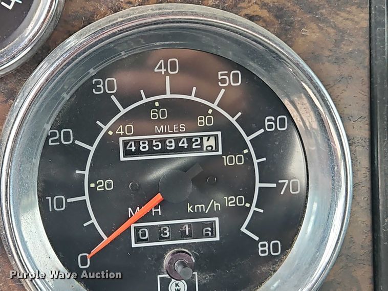image for item EO7365 1998 Kenworth T800 semi truck