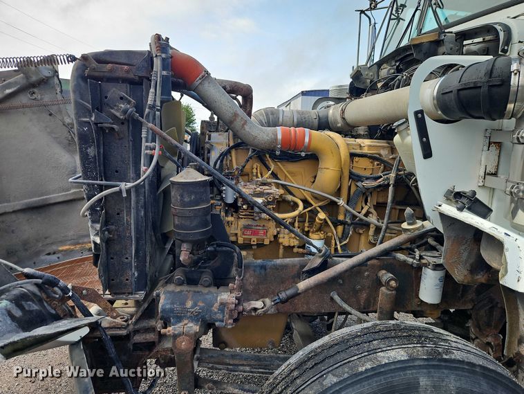 image for item EO7365 1998 Kenworth T800 semi truck