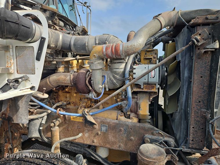 image for item EO7365 1998 Kenworth T800 semi truck