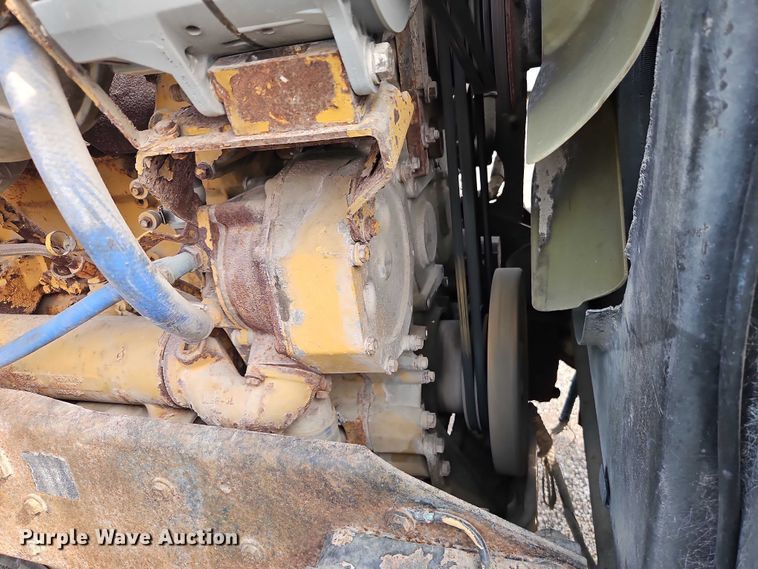 image for item EO7365 1998 Kenworth T800 semi truck