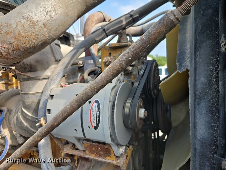 image for item EO7365 1998 Kenworth T800 semi truck