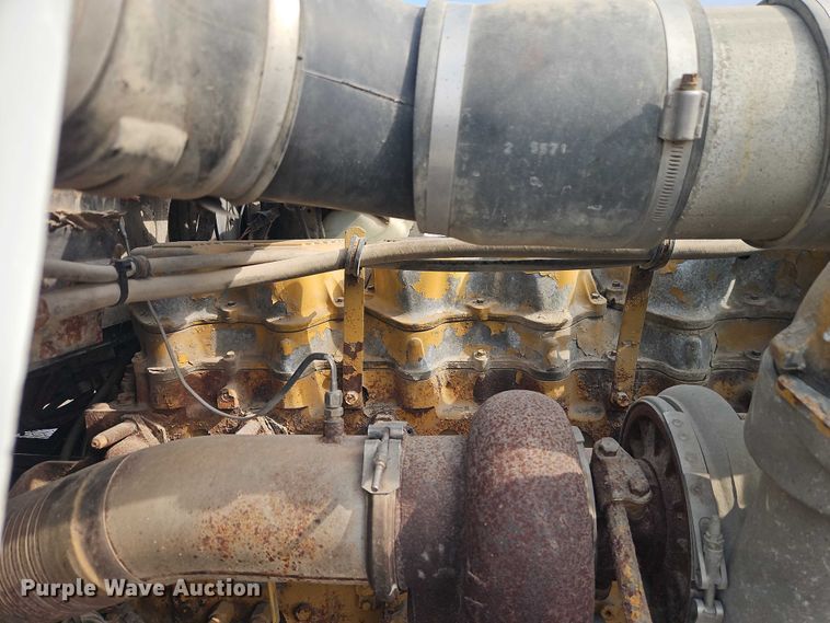 image for item EO7365 1998 Kenworth T800 semi truck