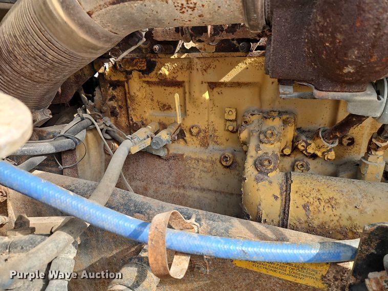 image for item EO7365 1998 Kenworth T800 semi truck
