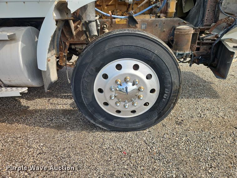image for item EO7365 1998 Kenworth T800 semi truck