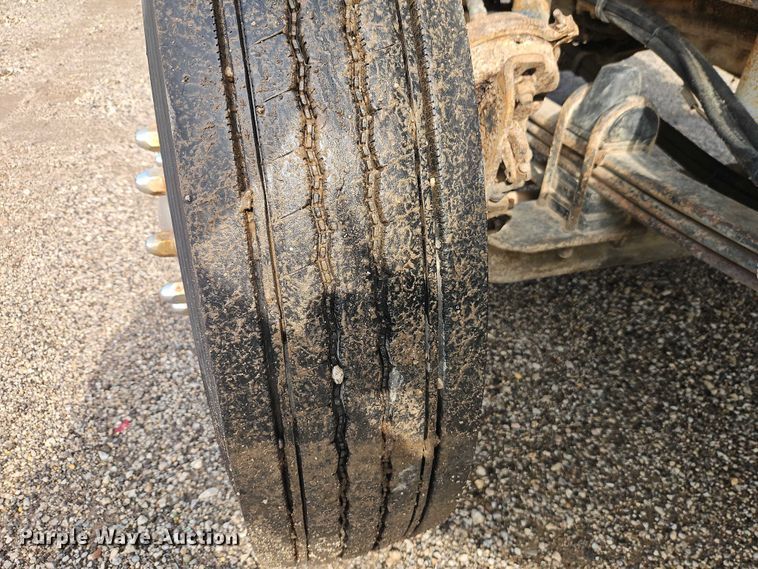 image for item EO7365 1998 Kenworth T800 semi truck