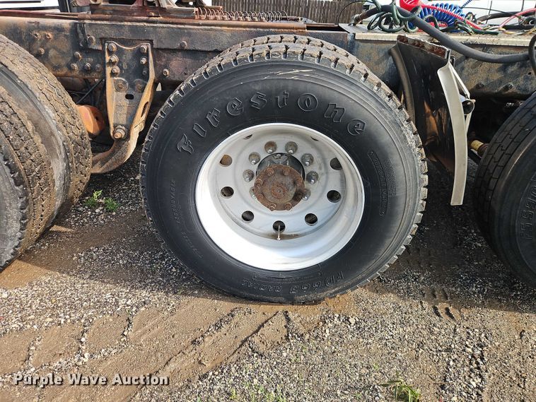 image for item EO7365 1998 Kenworth T800 semi truck