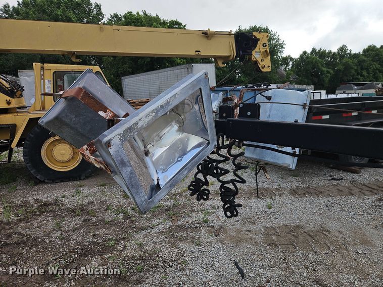 image for item EO7367 Magnum light plant