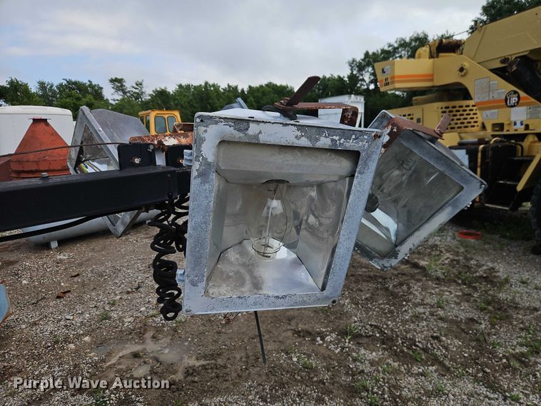 image for item EO7367 Magnum light plant
