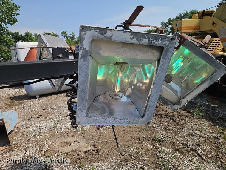 image for item EO7367 Magnum light plant