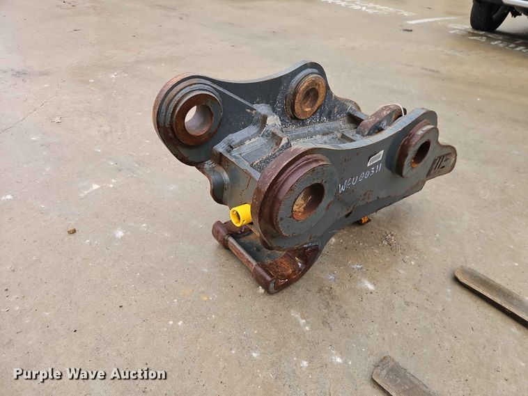 image for item EO7375 Werk Brau CAT 336F Hydraulic Quick Coupler