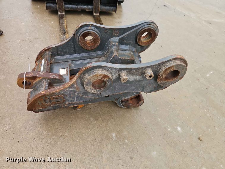 image for item EO7375 Werk Brau CAT 336F Hydraulic Quick Coupler