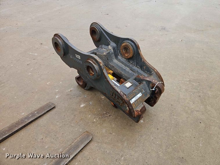 image for item EO7375 Werk Brau CAT 336F Hydraulic Quick Coupler