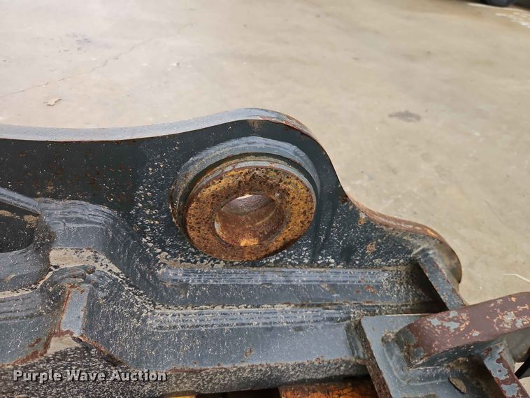 image for item EO7375 Werk Brau CAT 336F Hydraulic Quick Coupler
