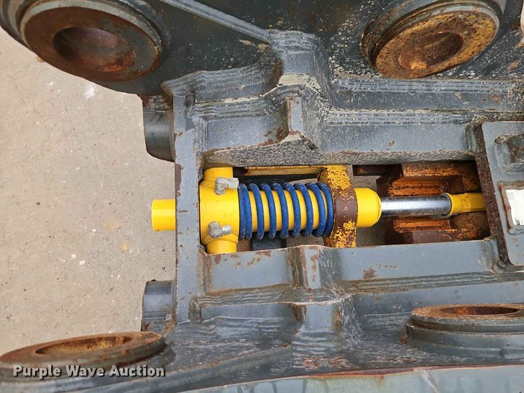 image for item EO7375 Werk Brau CAT 336F Hydraulic Quick Coupler