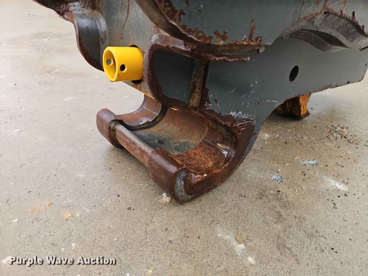 image for item EO7375 Werk Brau CAT 336F Hydraulic Quick Coupler