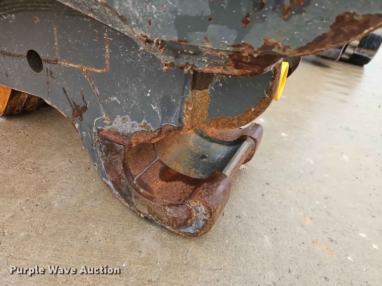 image for item EO7375 Werk Brau CAT 336F Hydraulic Quick Coupler