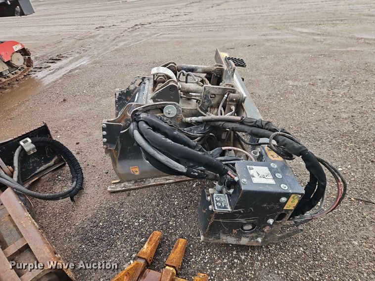 image for item EO7378 Skid steer cold planer