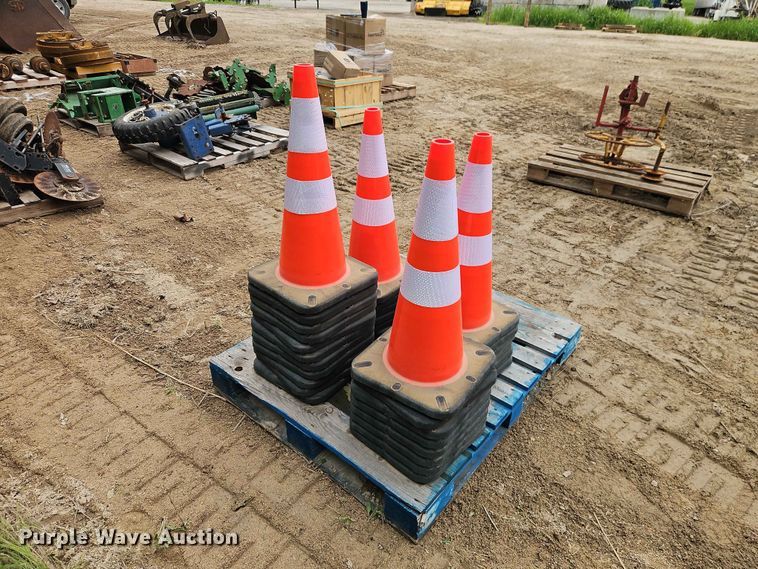 image for item EO7390 (31) traffic cones