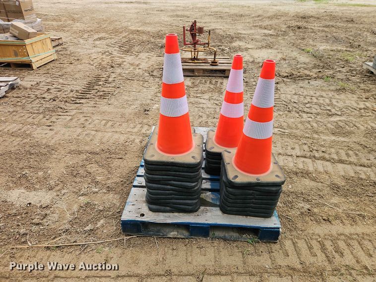 image for item EO7390 (31) traffic cones