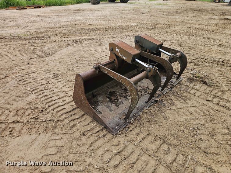 image for item EO7393 Melroe 72 INDL BKT GRPL skid steer grapple bucket